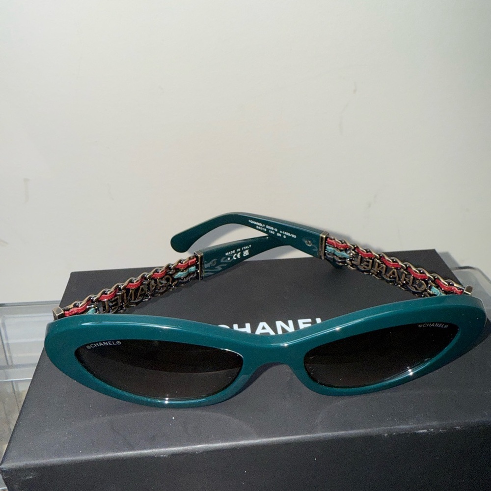 CHANEL Teal Cat-Eye Sunglasses